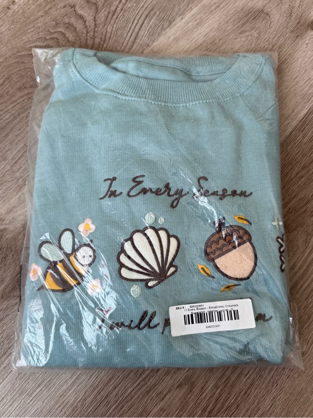 Love in Faith In Every Season I Will Praise Crewneck Sweatshirt Blue Bee Shell